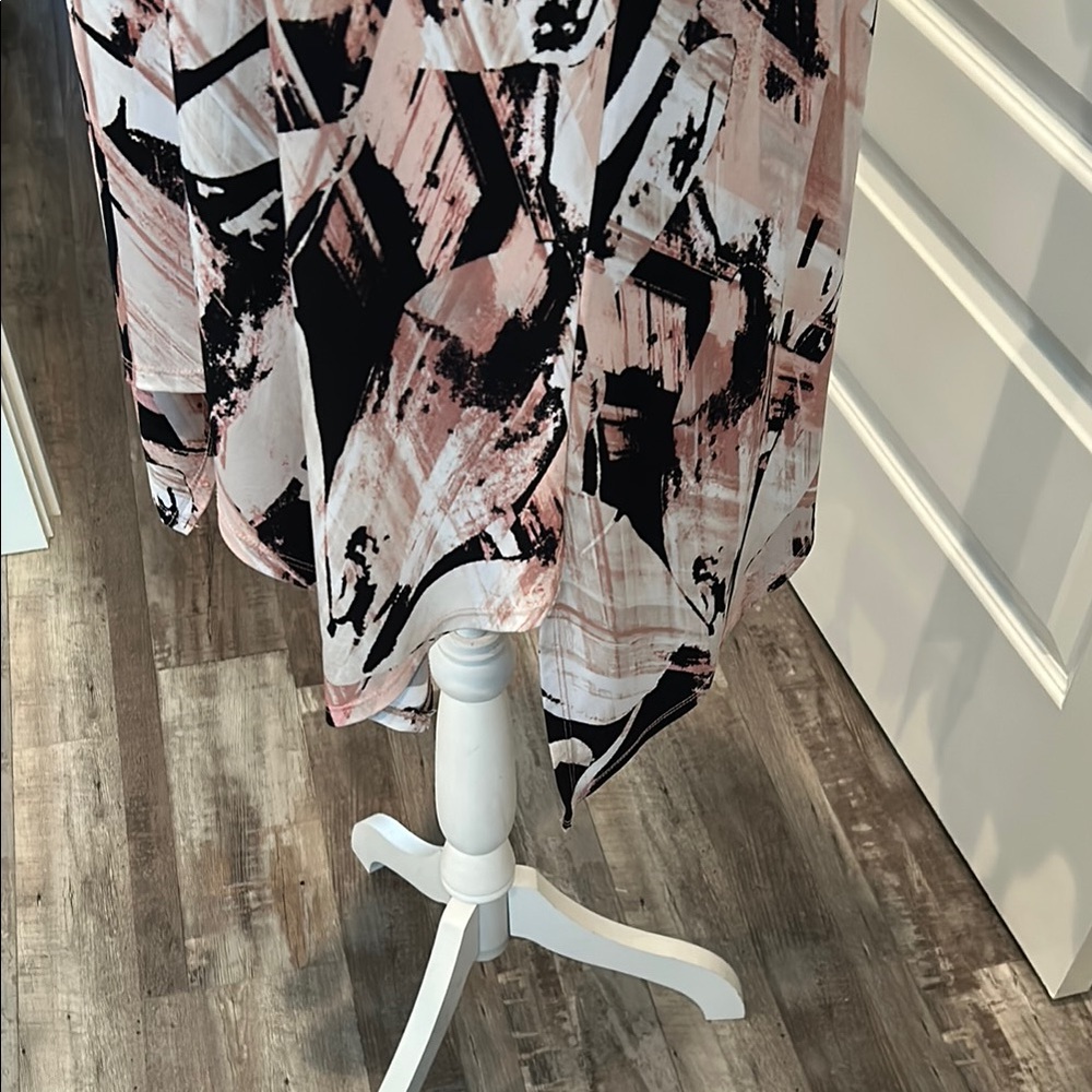 Abstract Print Tunic Top - Picture 2 of 2